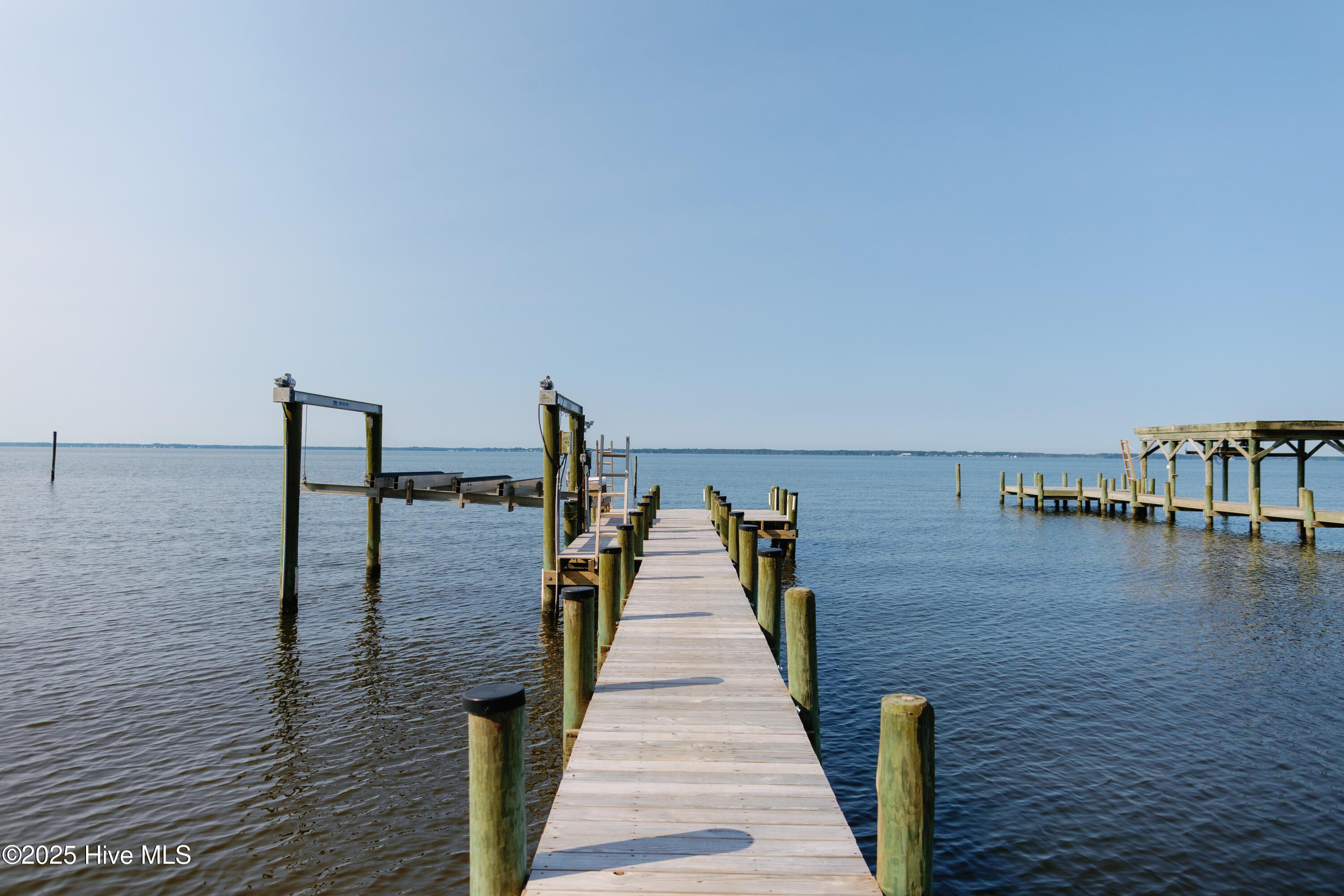 1197 Pinecrest Road Bath, NC 27808 - Photo 23 of 63 Boatlift