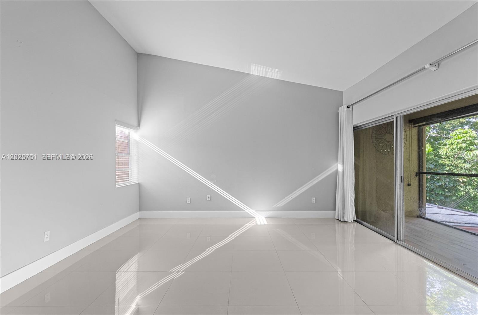 14357 Kendale Lakes Circle Miami, FL 33183 - Photo 41 of 67