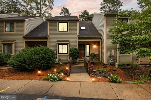 $330,000 | 44 Dorset Court, Marlton, NJ 08053