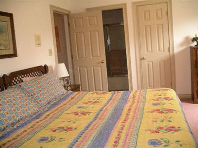 127 Ridge Road Versailles, KY 40383 - Photo 43 of 55 2nd floor guest room (pocket door to ful
