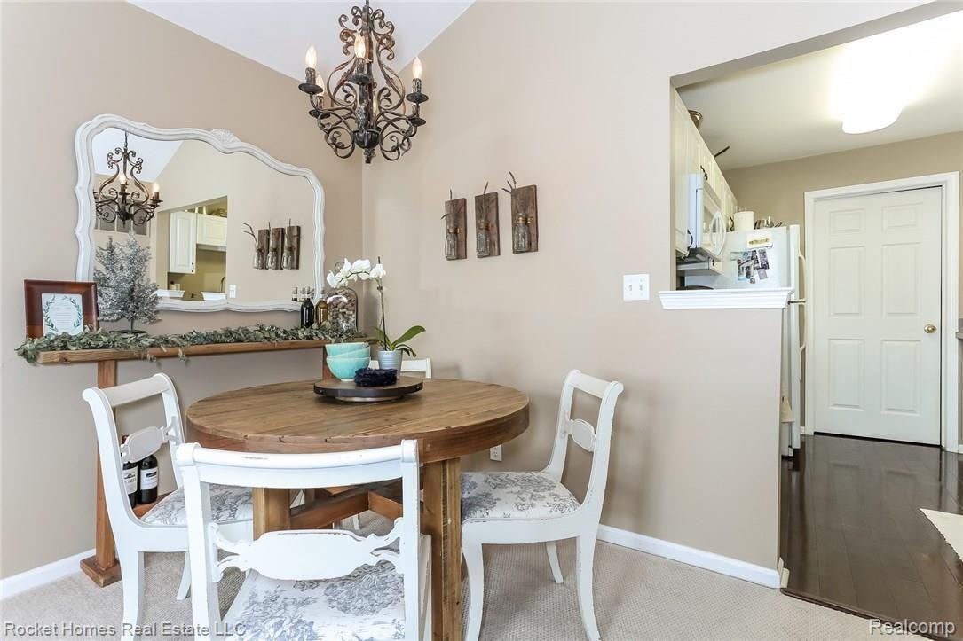 5301 Brookemonte Circle Rochester, MI 48306 - Photo 9 of 30 010-Dining_Room-5174728-medium.jpg
