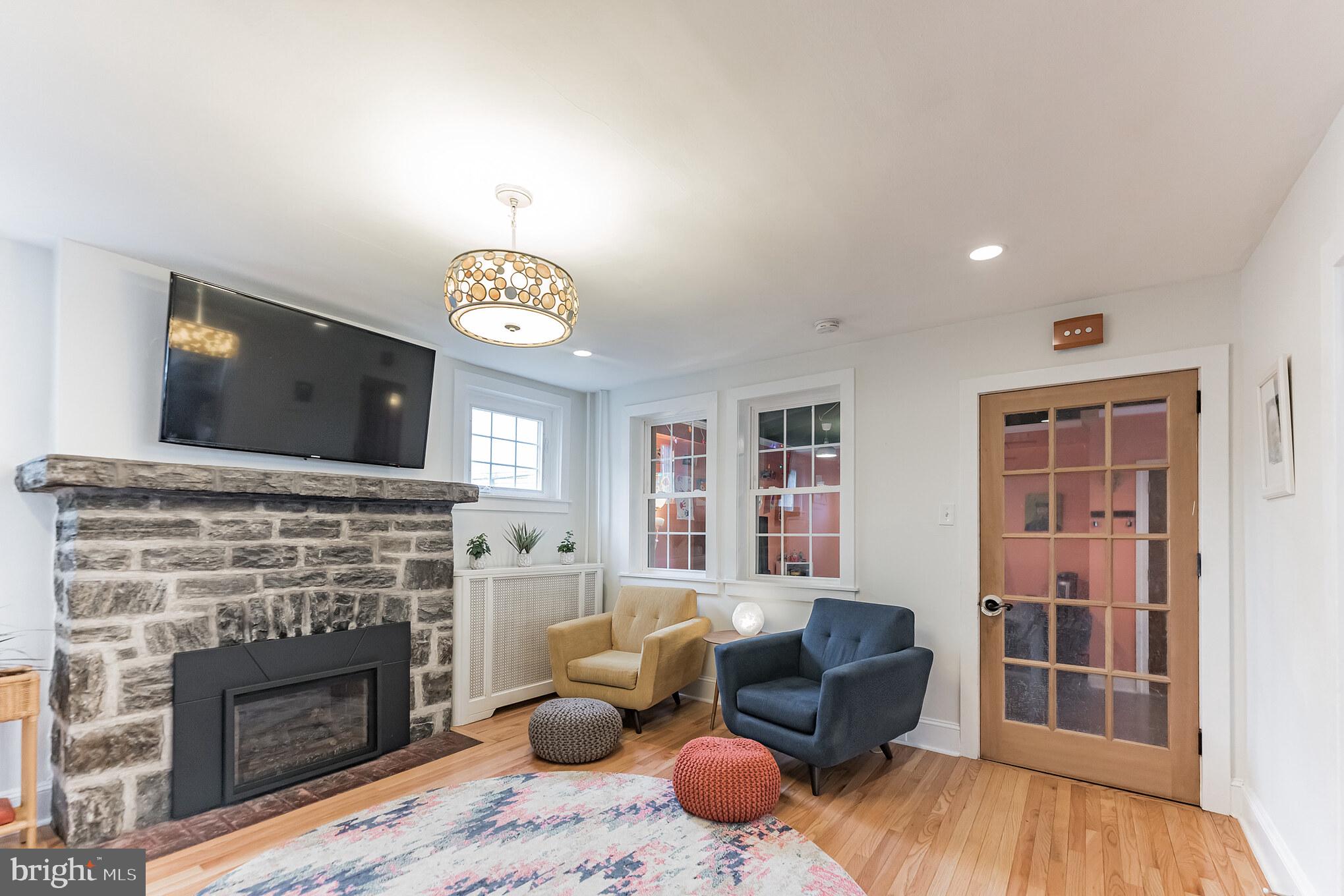 744 Rydal Road Jenkintown, PA 19046 - Photo 15 of 28 Living Room