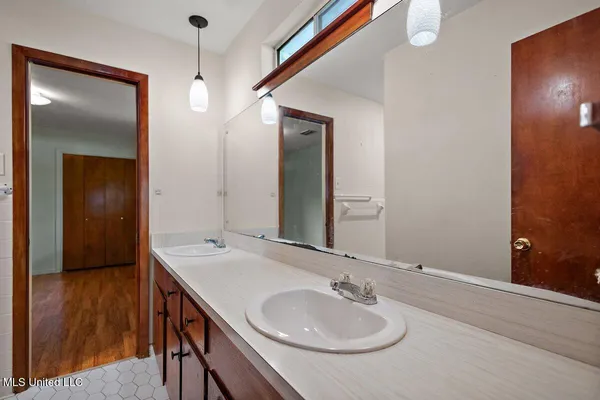 $205,000 | 1026 Briarwood Drive, Jackson, MS 39211