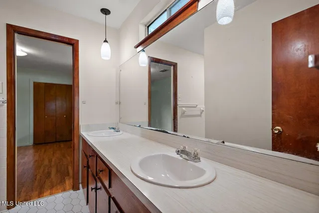 $205,000 | 1026 Briarwood Drive, Jackson, MS 39211