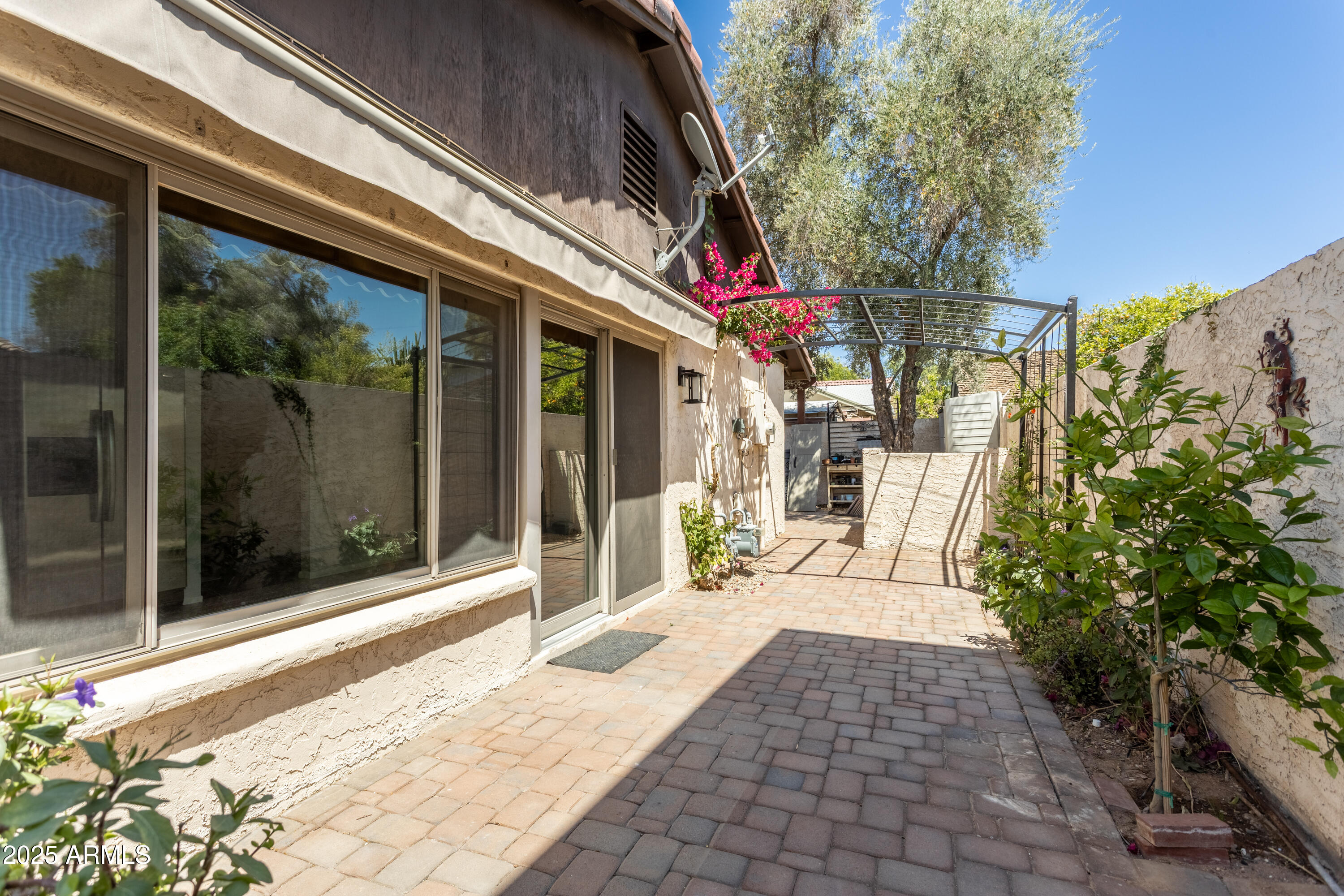 5621 South Sailors Reef Road Tempe, AZ 85283 - Photo 6 of 32 _F9A1214-HDR
