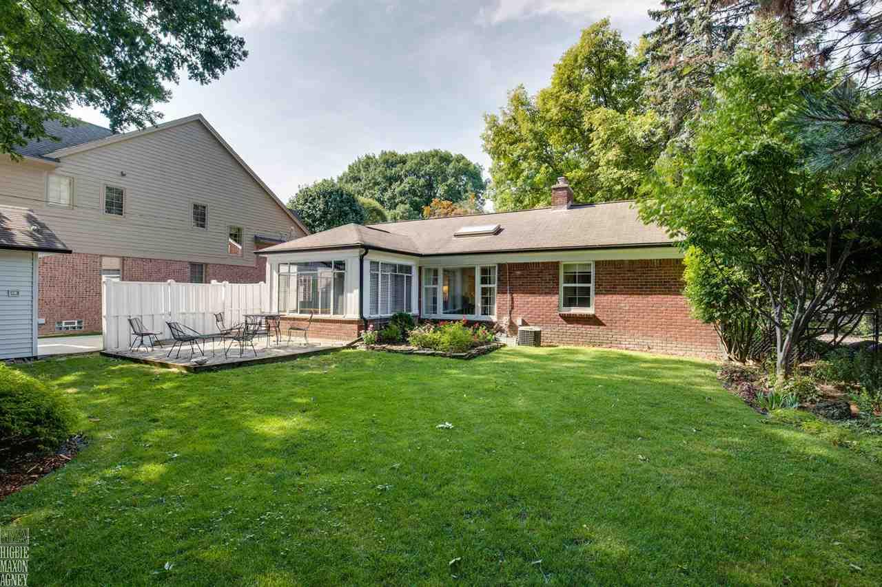 316 Lothrop Road Grosse Pointe Farms, MI 48236 - Photo 19 of 26