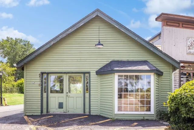 $549,900 | 105 East Irving Park Road, Itasca, IL 60143