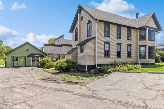 $549,900 | 105 East Irving Park Road, Itasca, IL 60143