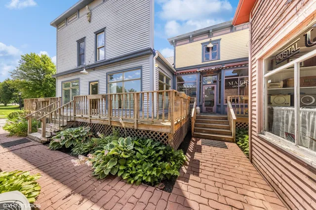 $549,900 | 105 East Irving Park Road, Itasca, IL 60143