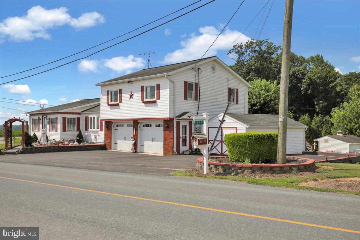 676 King Pen Road Kirkwood, PA 17536 - Photo 2 of 22 Front