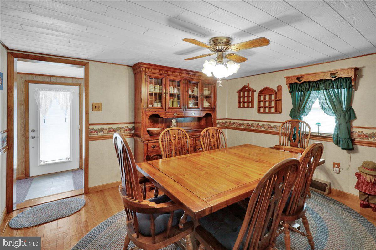 676 King Pen Road Kirkwood, PA 17536 - Photo 3 of 22 Dining