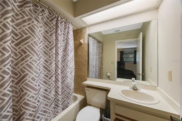 $200,000 | 413 Somerset Lane, Palm Harbor, FL 34684