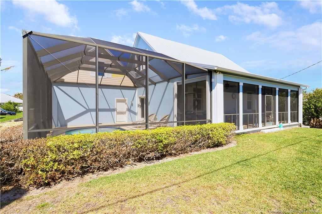 5352 Southeast Nassau Terrace Stuart, FL 34997 - Photo 48 of 53 a view of a backyard