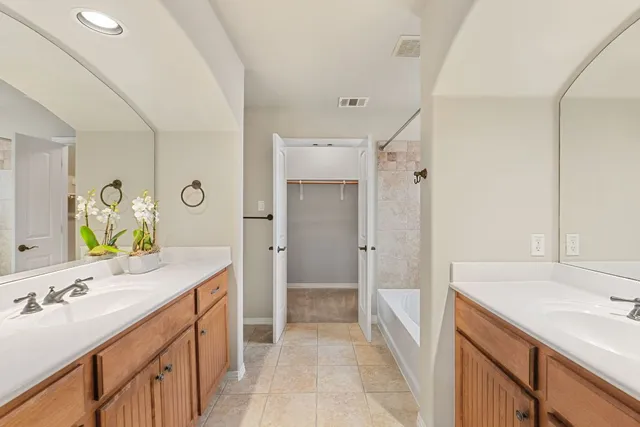 $2,000 | 8917 Old Lampasas Trail, Unit 33, Austin, TX 78750