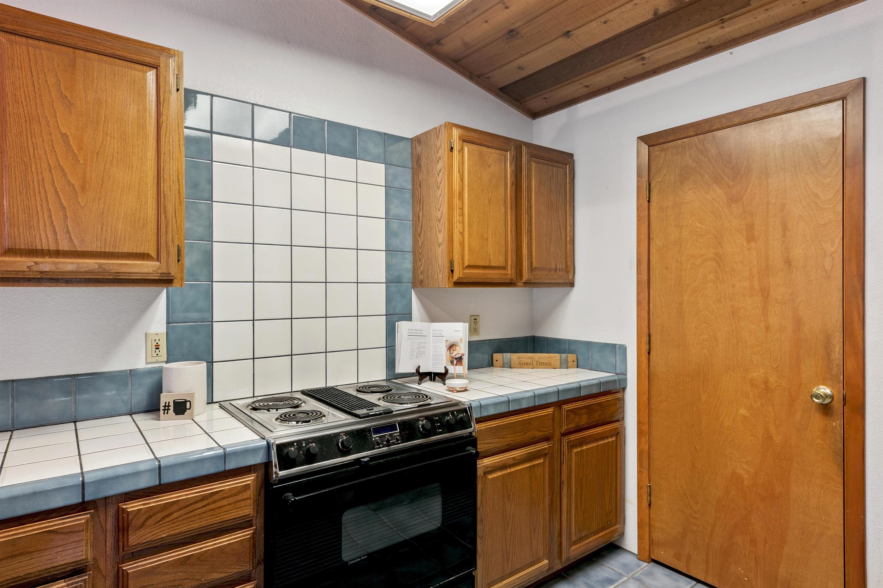 10625 Royal Crest Drive Truckee, CA 96161 - Photo 16 of 28