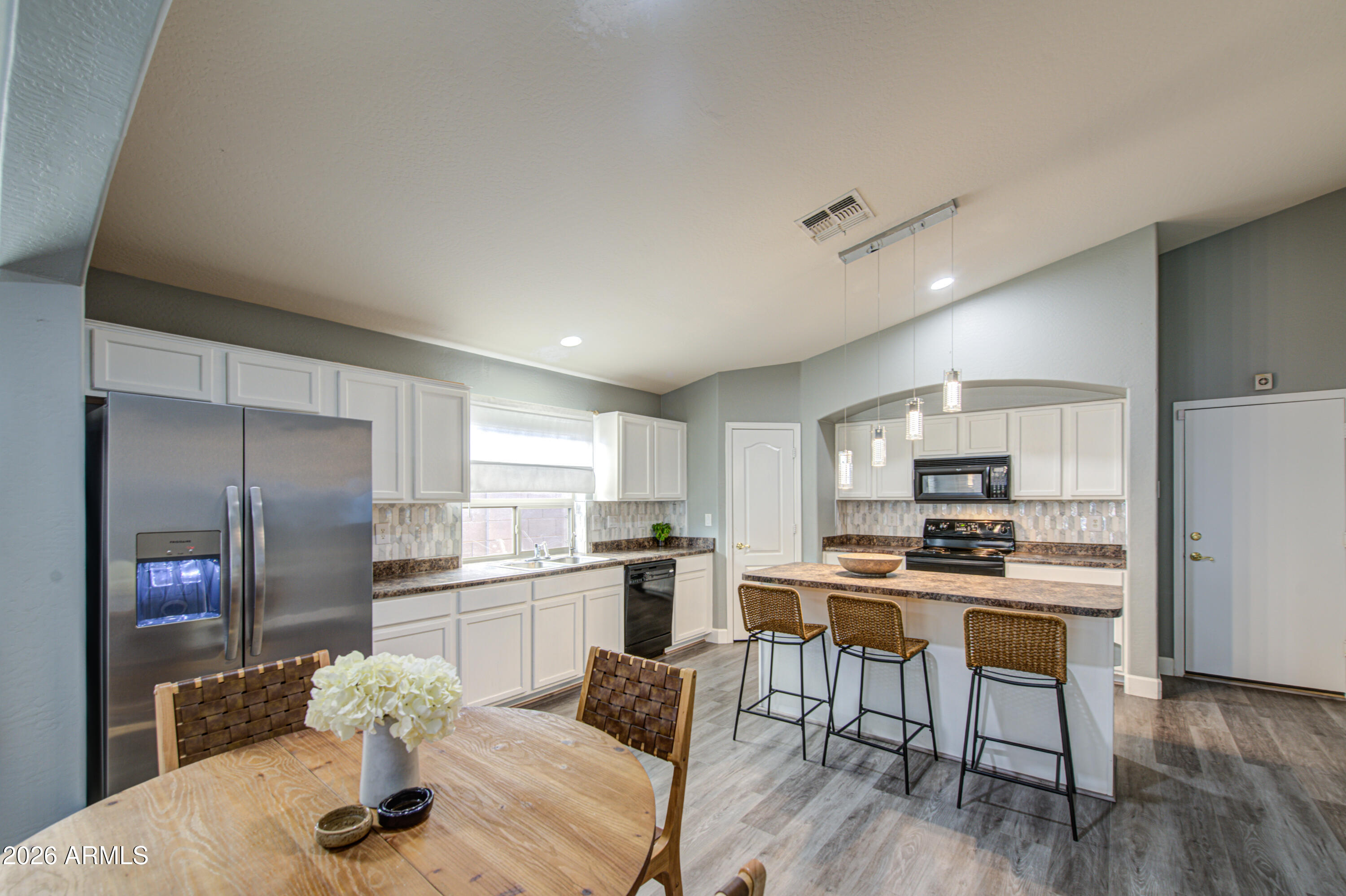 9130 West Riverside Avenue Tolleson, AZ 85353 - Photo 10 of 31 Kitchen 3