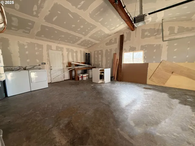 a view of a storage & utility room