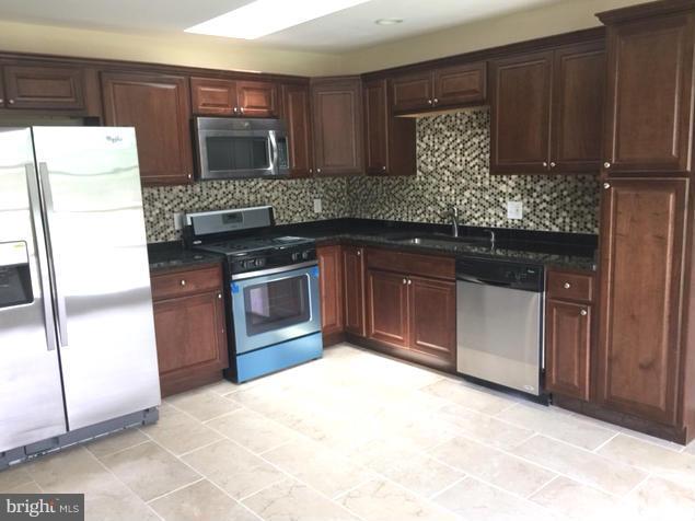 6212 Thomas Drive Springfield, VA 22150 - Photo 2 of 20 Kitchen
