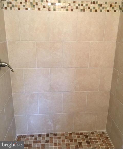 6212 Thomas Drive Springfield, VA 22150 - Photo 12 of 20 Bath