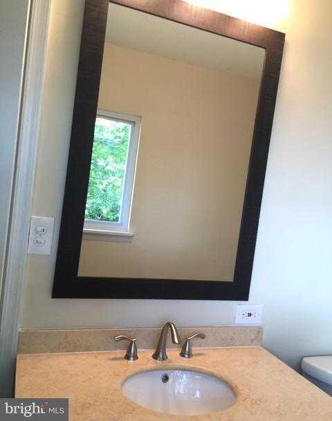 6212 Thomas Drive Springfield, VA 22150 - Photo 14 of 20 Bath