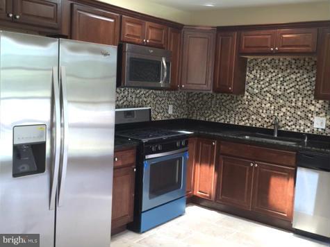 6212 Thomas Drive Springfield, VA 22150 - Photo 3 of 20 Kitchen