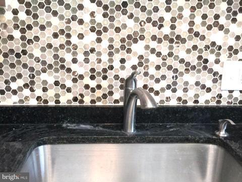 6212 Thomas Drive Springfield, VA 22150 - Photo 4 of 20 Kitchen