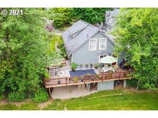 9038 Southwest 40th Avenue Portland, OR 97219 - Photo 11 of 30 Gallery Image 11