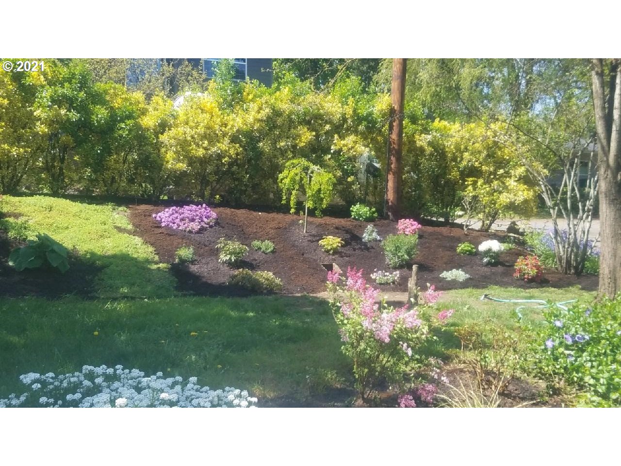 9038 Southwest 40th Avenue Portland, OR 97219 - Photo 29 of 30 Gallery Image 29
