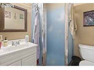 9038 Southwest 40th Avenue Portland, OR 97219 - Photo 10 of 30 Gallery Image 10