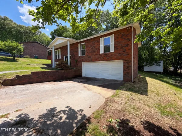 $325,000 | 819 Scenic Circle, Seymour, TN 37865