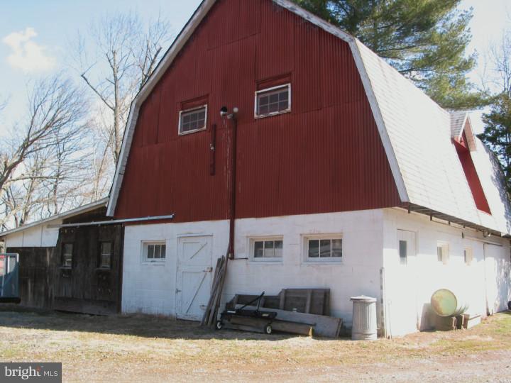 25 Yard Road Pennington, NJ 08534 - Photo 2 of 9