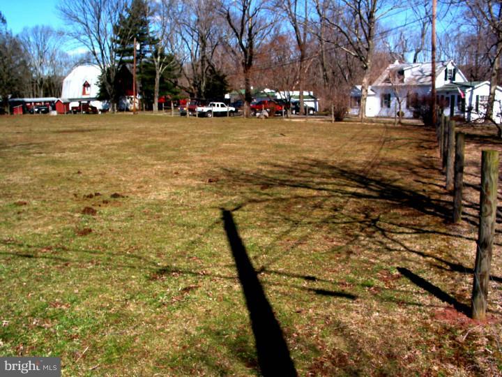 25 Yard Road Pennington, NJ 08534 - Photo 7 of 9