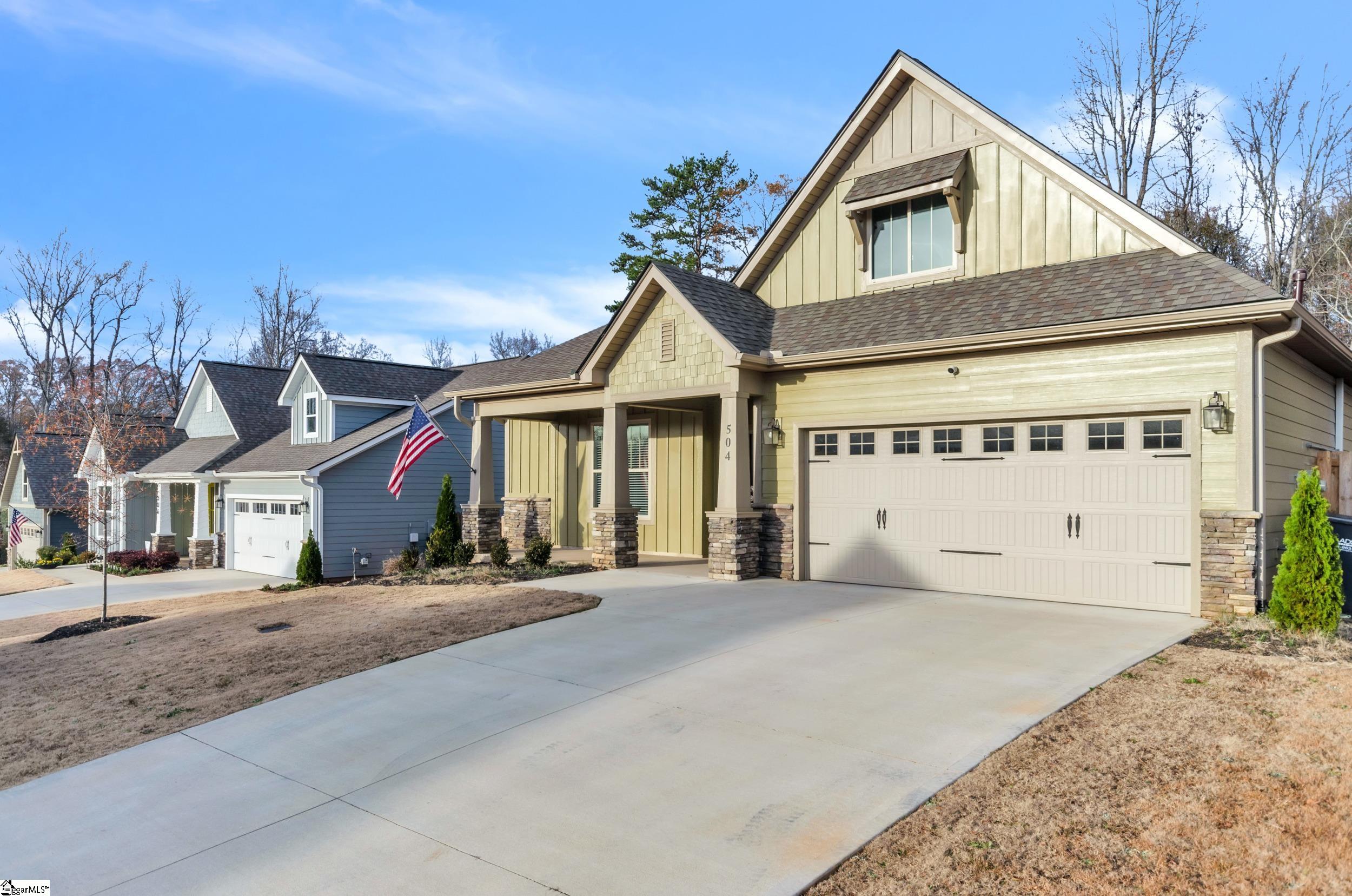 504 Wynstone Place Greenville, SC 29607 - Photo 2 of 31 Gallery Image 2