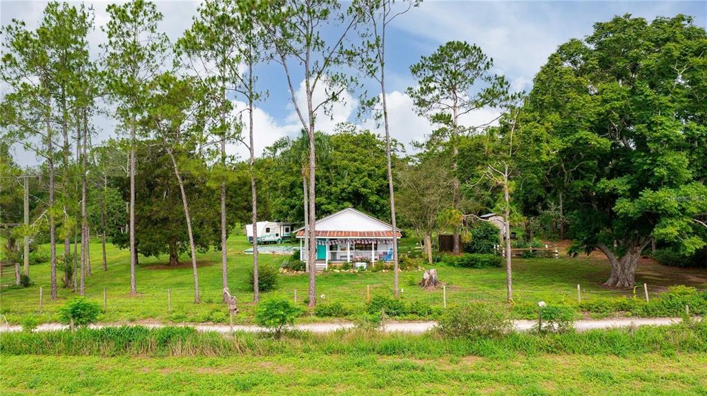 39425 Wilds Road Dade City, FL 33525 - Photo 9 of 68