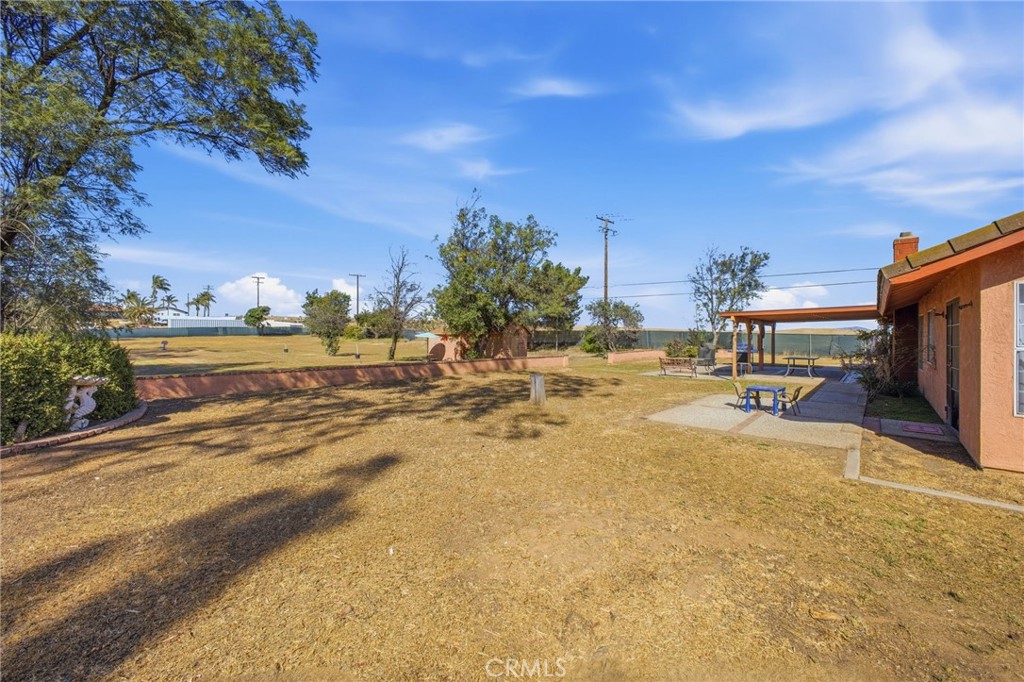 19992 Covell Street Riverside, CA 92508 - Photo 50 of 57 a view of a basket ball ground