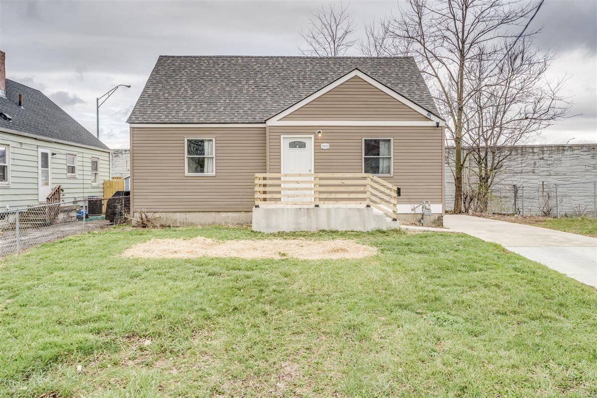 2805 Beulah Road Columbus, OH 43211 - Photo 2 of 19 Front