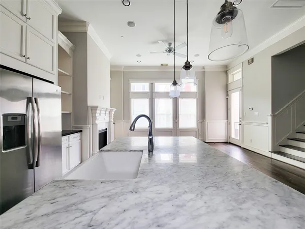 $2,695 | 2114 Bidwell Drive, Houston, TX 77018