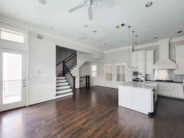 $2,695 | 2114 Bidwell Drive, Houston, TX 77018