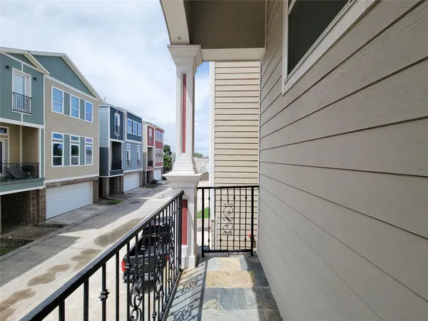 $2,695 | 2114 Bidwell Drive, Houston, TX 77018