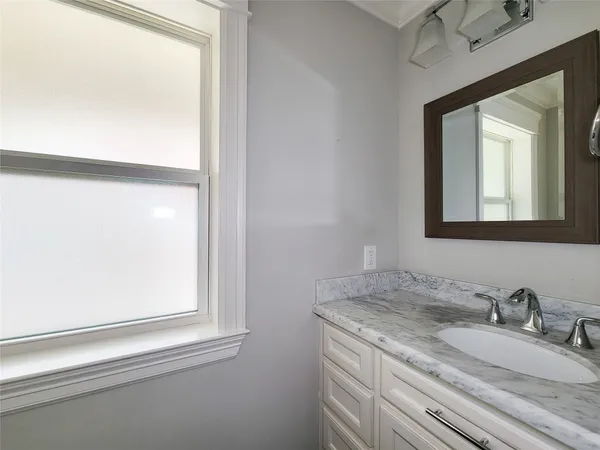 $2,695 | 2114 Bidwell Drive, Houston, TX 77018