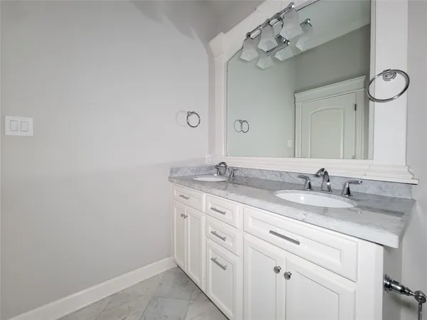 $2,695 | 2114 Bidwell Drive, Houston, TX 77018