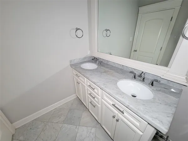 $2,695 | 2114 Bidwell Drive, Houston, TX 77018