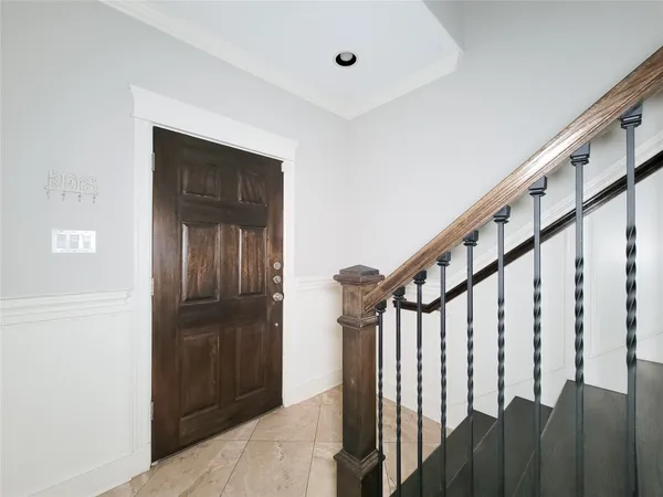 $2,695 | 2114 Bidwell Drive, Houston, TX 77018