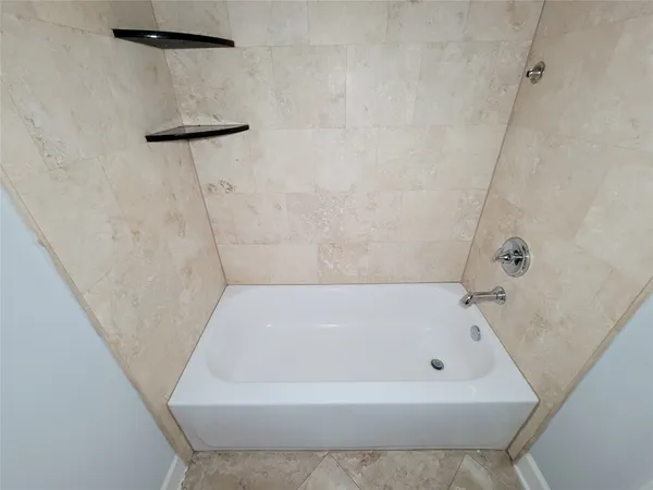 $2,695 | 2114 Bidwell Drive, Houston, TX 77018