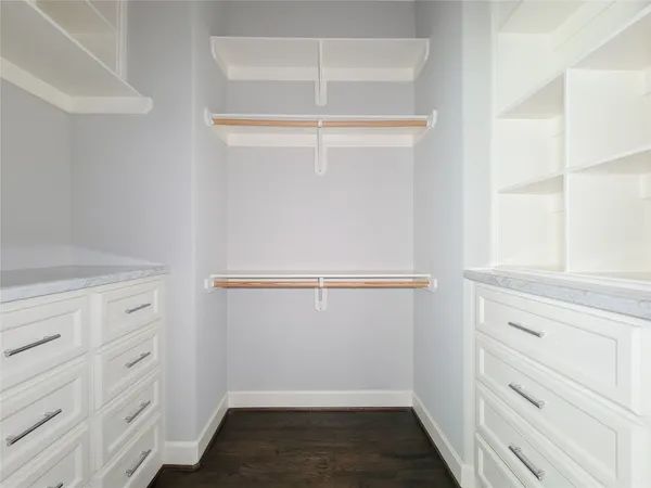 $2,695 | 2114 Bidwell Drive, Houston, TX 77018