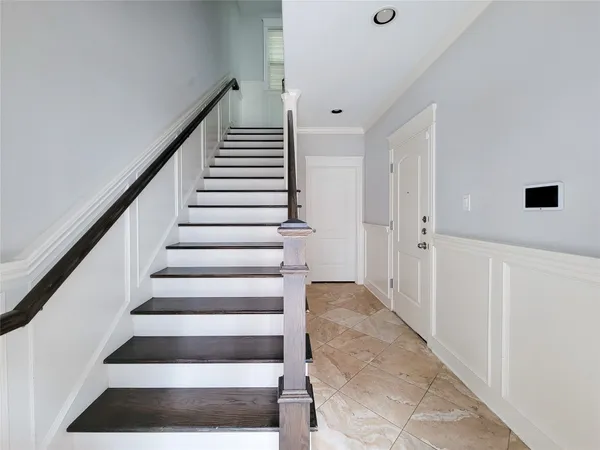 $2,695 | 2114 Bidwell Drive, Houston, TX 77018