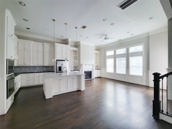 $2,695 | 2114 Bidwell Drive, Houston, TX 77018