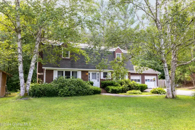 $299,000 | 18 Linda Court, Schroon Lake, NY 12870