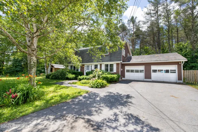 $299,000 | 18 Linda Court, Schroon Lake, NY 12870