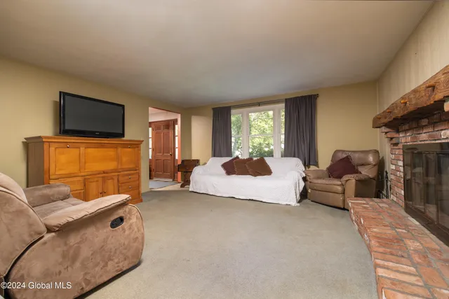 $299,000 | 18 Linda Court, Schroon Lake, NY 12870